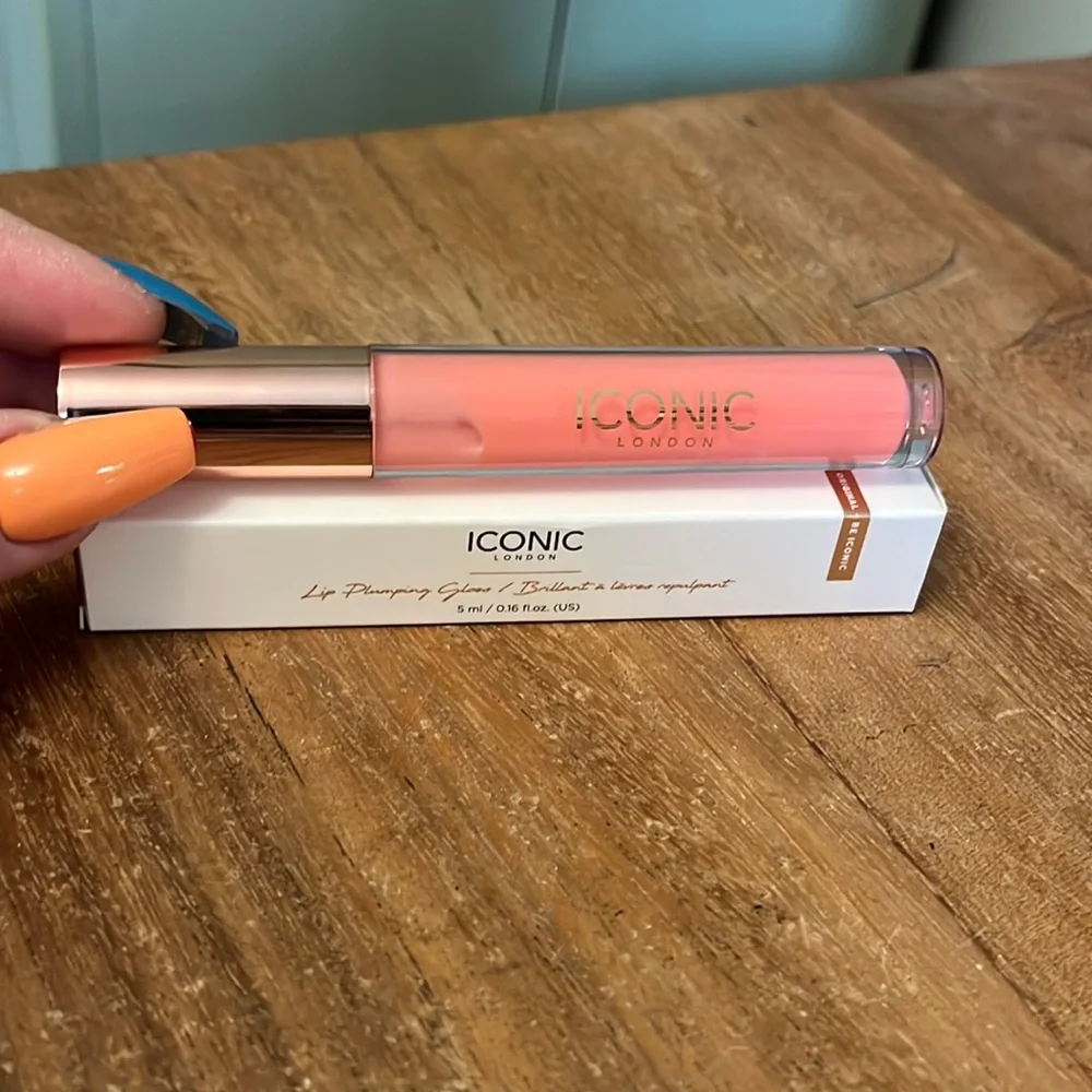 Iconic London Lip Plumping Gloss - Picture 2 of 7